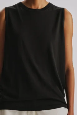 Nezra Top