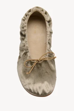 Round Ballet Flat