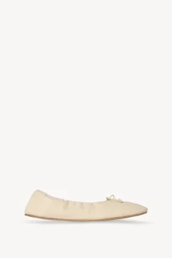 Round Ballet Flat